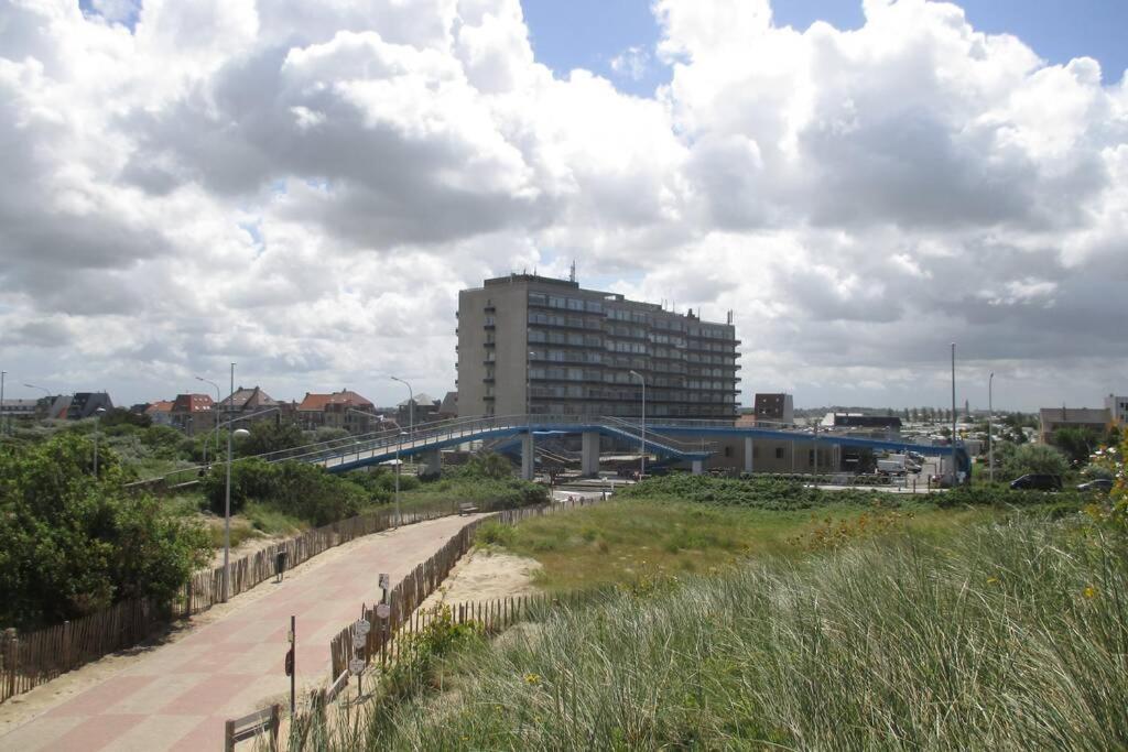 Appartement Residentie Astrid Met Private Parking Bredene Eksteriør billede