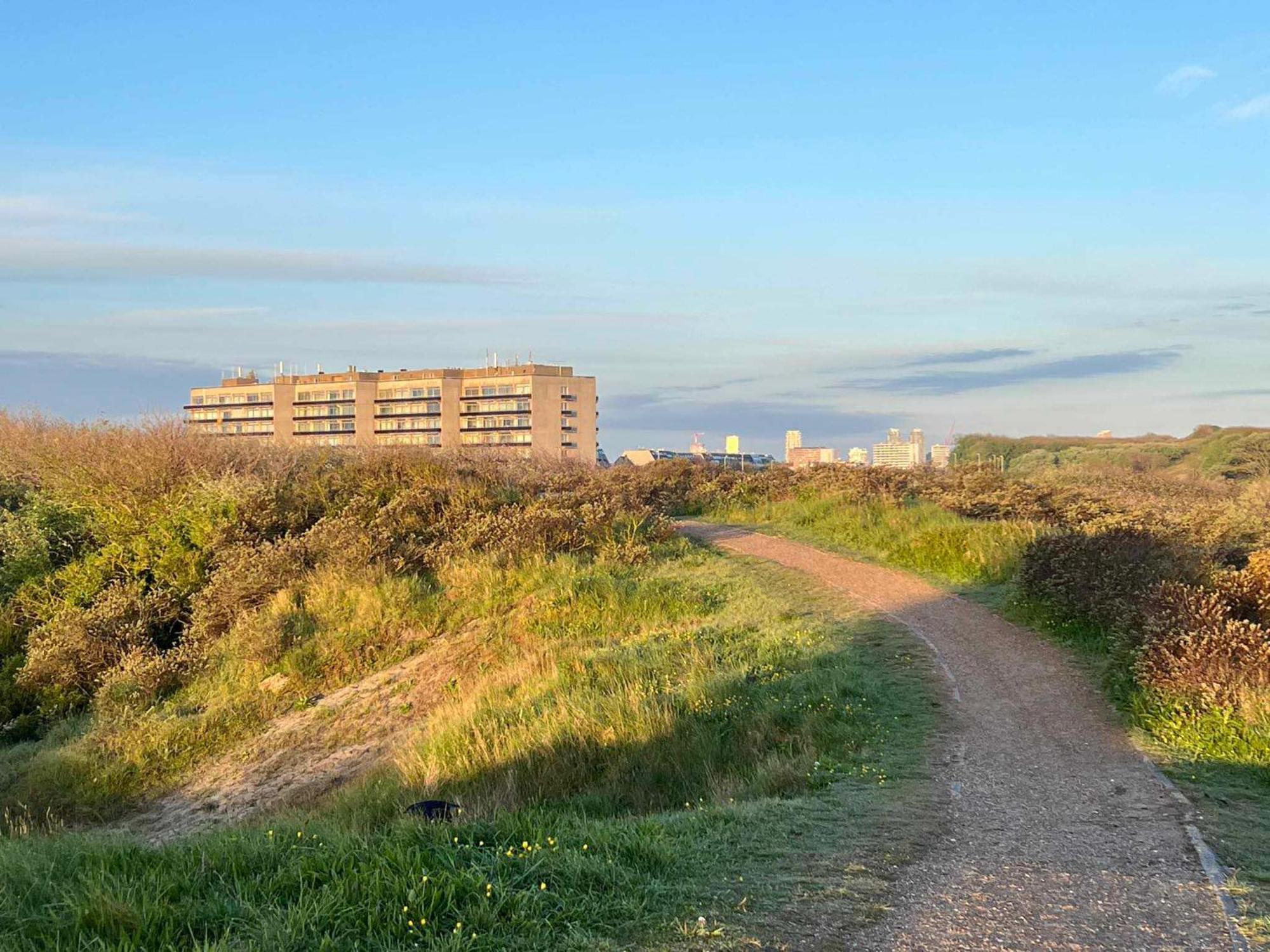 Appartement Residentie Astrid Met Private Parking Bredene Eksteriør billede